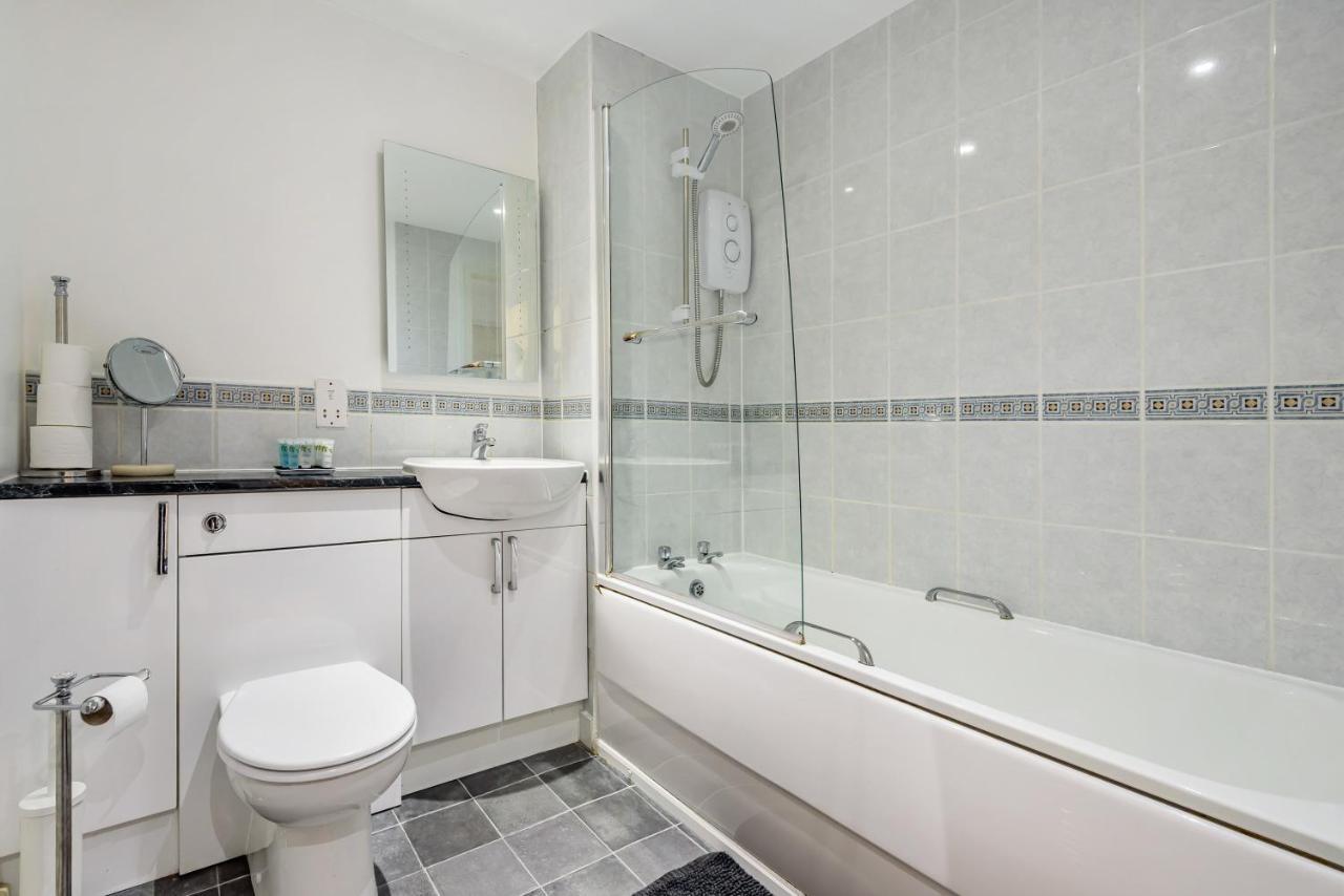 Stylish 2 Bedroom Apartment, Central Exeter, Parking On Site Exteriér fotografie