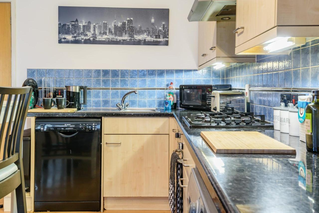 Stylish 2 Bedroom Apartment, Central Exeter, Parking On Site Exteriér fotografie