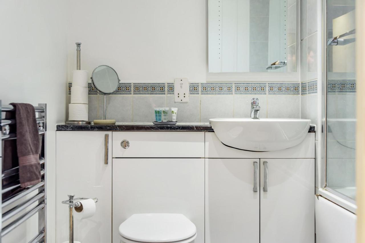 Stylish 2 Bedroom Apartment, Central Exeter, Parking On Site Exteriér fotografie