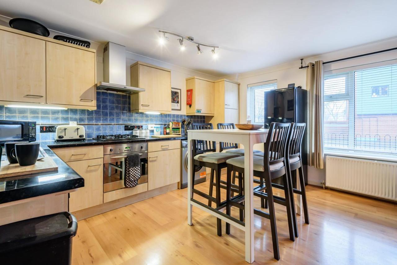 Stylish 2 Bedroom Apartment, Central Exeter, Parking On Site Exteriér fotografie