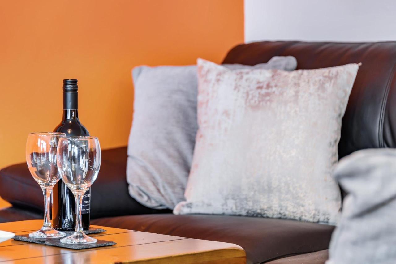 Stylish 2 Bedroom Apartment, Central Exeter, Parking On Site Exteriér fotografie