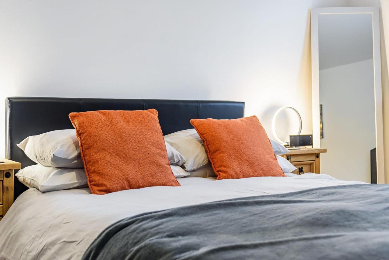 Stylish 2 Bedroom Apartment, Central Exeter, Parking On Site Exteriér fotografie