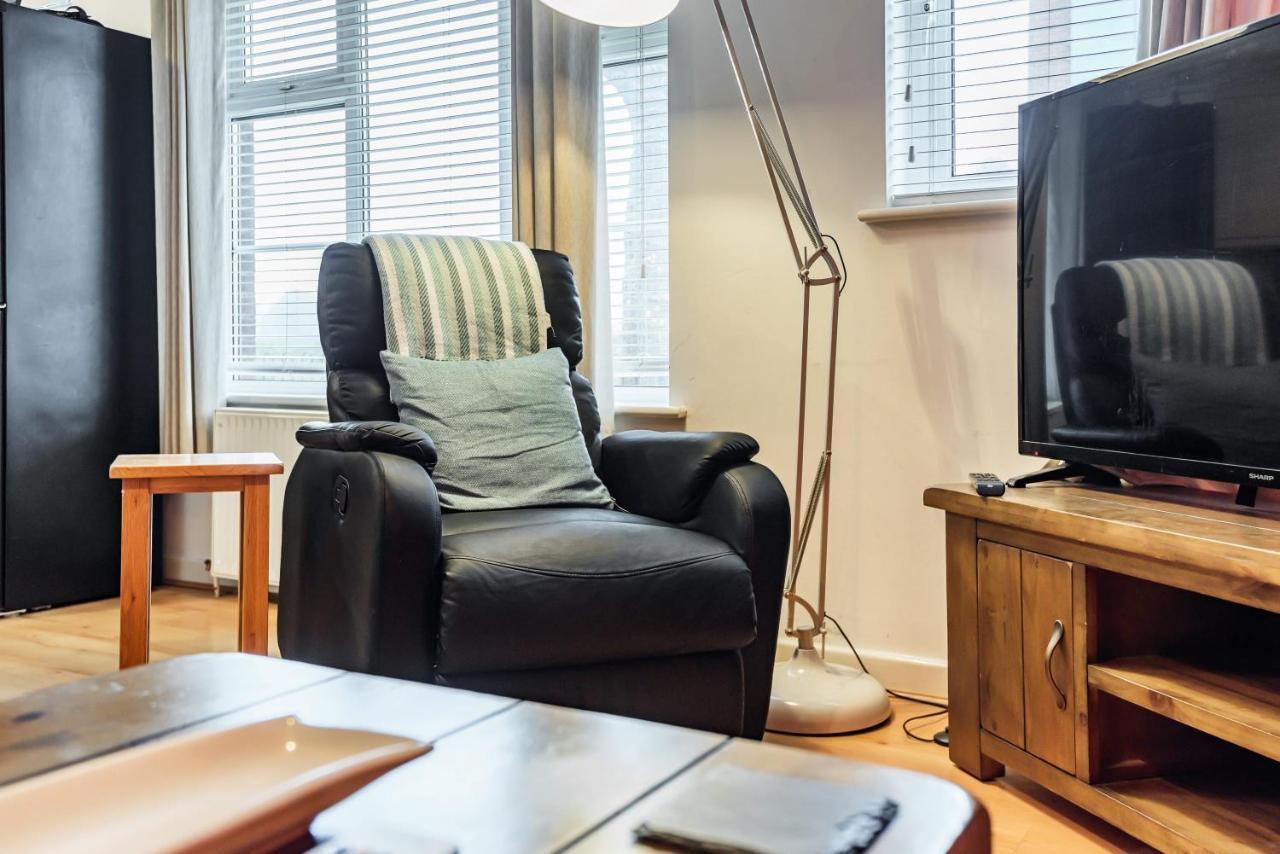 Stylish 2 Bedroom Apartment, Central Exeter, Parking On Site Exteriér fotografie