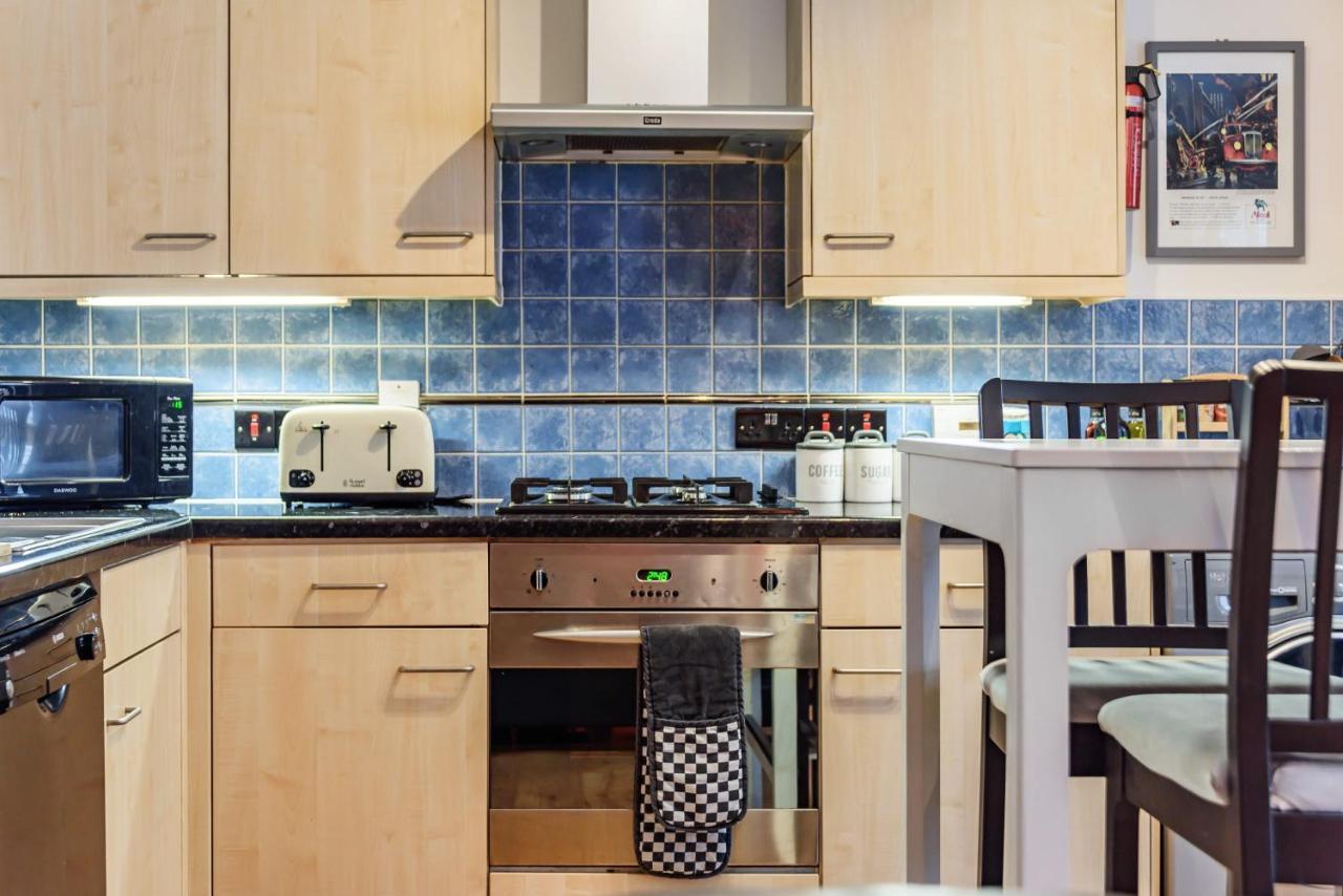 Stylish 2 Bedroom Apartment, Central Exeter, Parking On Site Exteriér fotografie